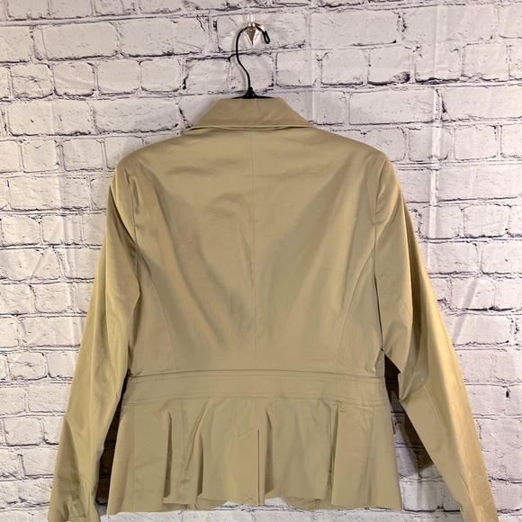 New York & Company. New Ladies Tan Blazer with button down front. Size 6. - Picture 10 of 14